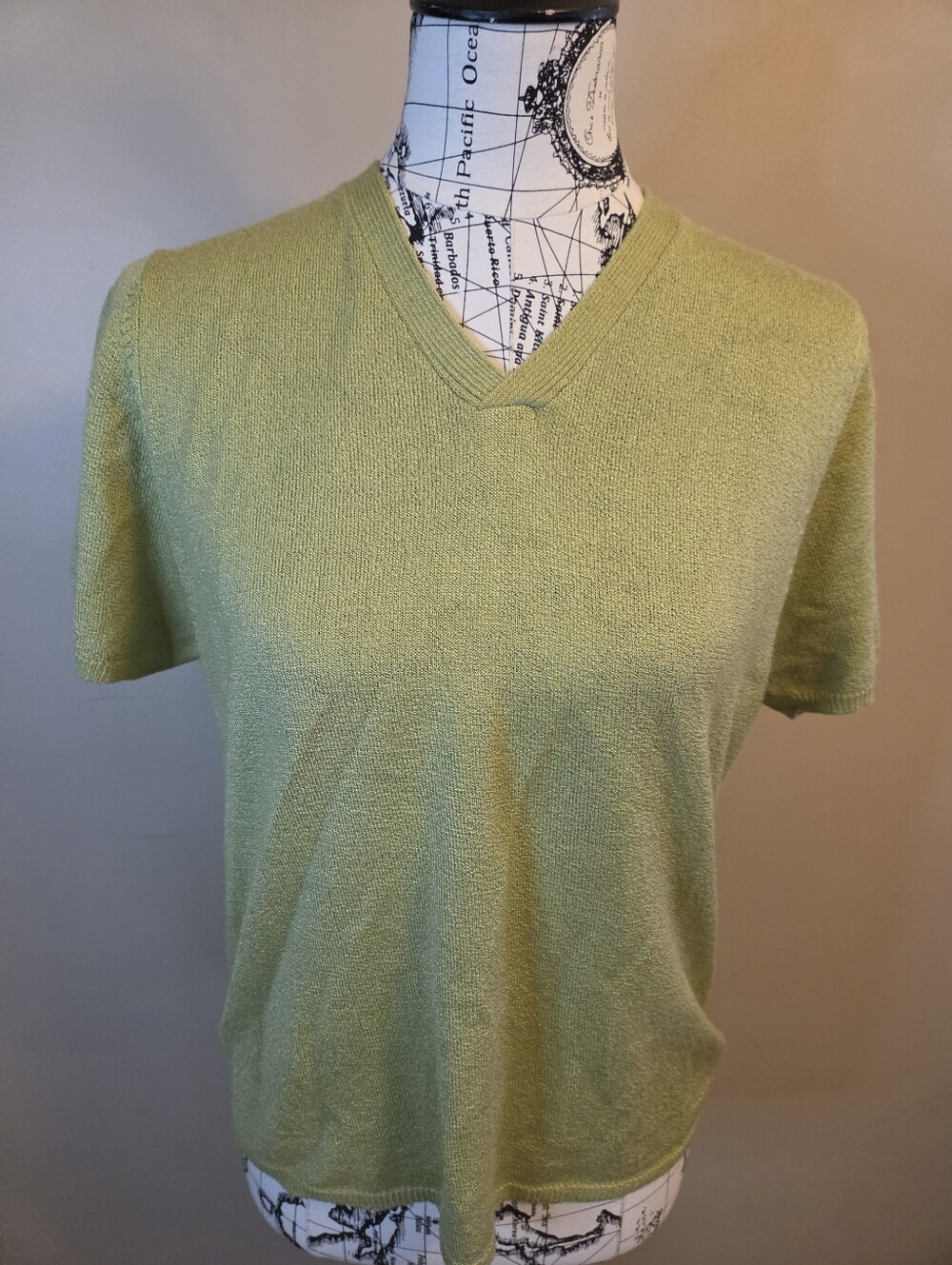 NY & Co New York & Company Large Green Knit V-Neck Short Sleeve Top